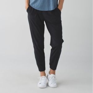 lululemon &go city jogger black